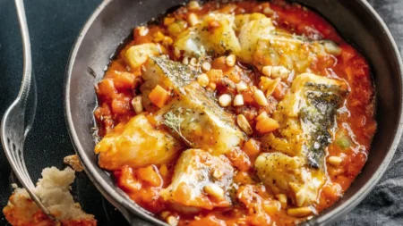 Poisson mijoté à la tomate