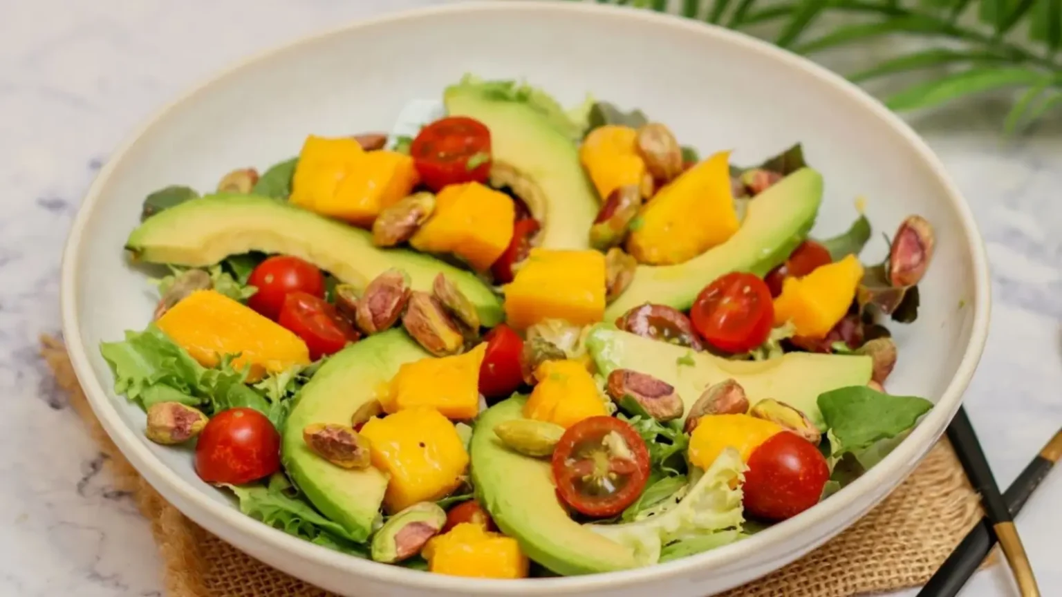 Salade mangue-avocat : la recette d’été ultra fraîche prête en 10 minutes Salade mangue avocat
