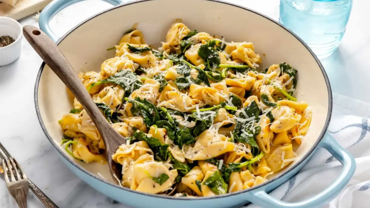 Tortellini cacio e pepe : le dîner crémeux prêt en 20 minutes Tortellini au pecorino