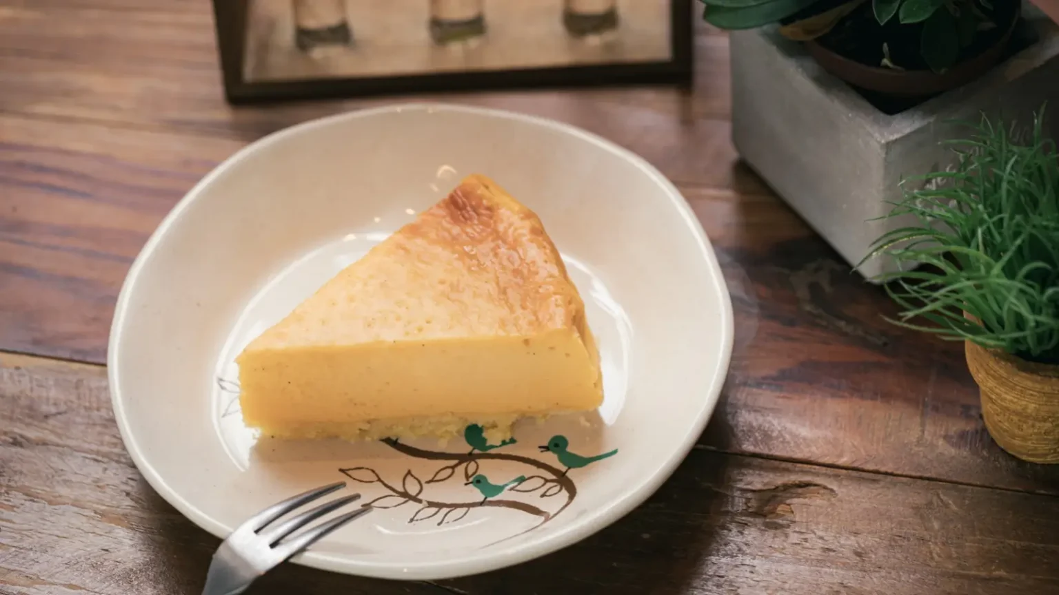 Cheesecake japonais : le secret pour obtenir un gâteau aussi léger qu’un nuage Cheesecake japonais soufflé