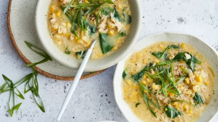 Soupe au poulet et au maïs