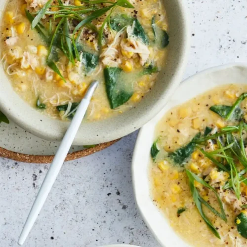 Soupe au poulet et au maïs