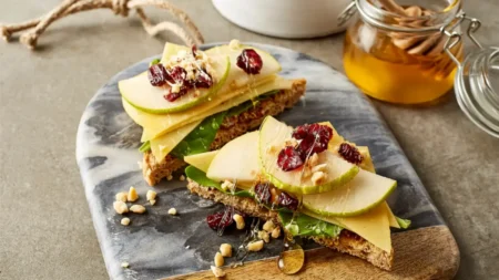 Tartine poire, fromage et noix : l’accord gourmand qui change tout Tartine poire fromage