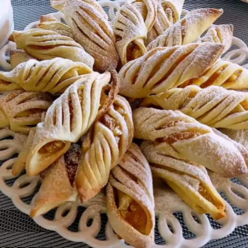 Torsades de pâte feuilletée à la confiture