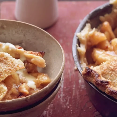 Tarte rustique aux pommes et aux dattes